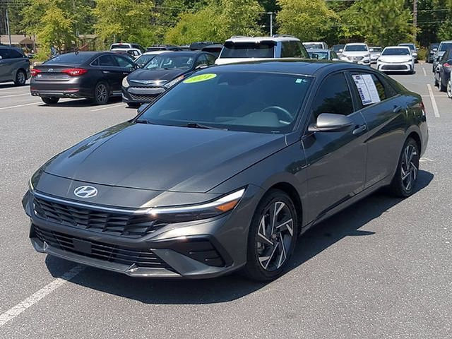 Used 2024 Hyundai Elantra Limited FWD image 10