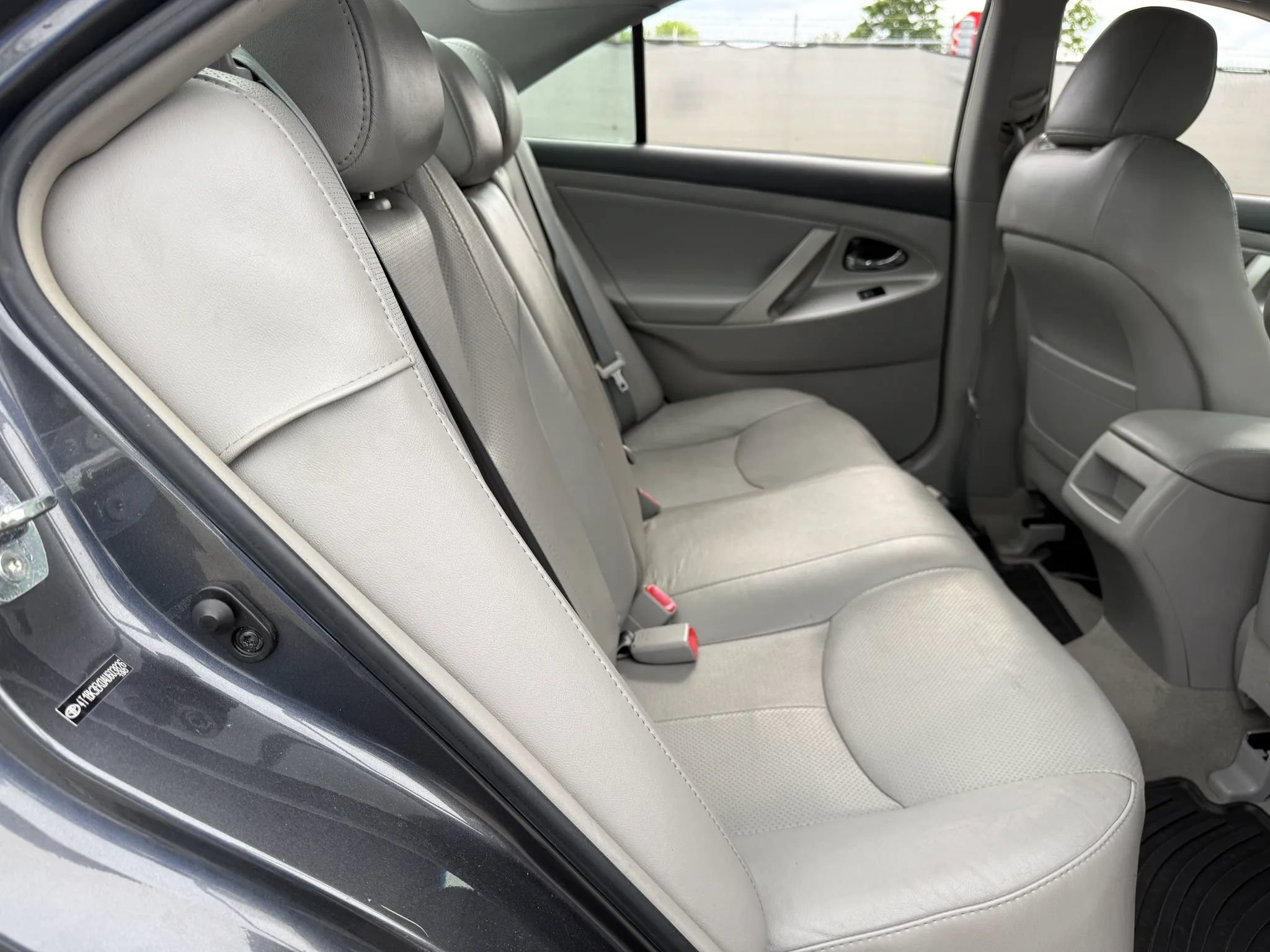 Used 2010 Toyota Camry SE FWD image 20