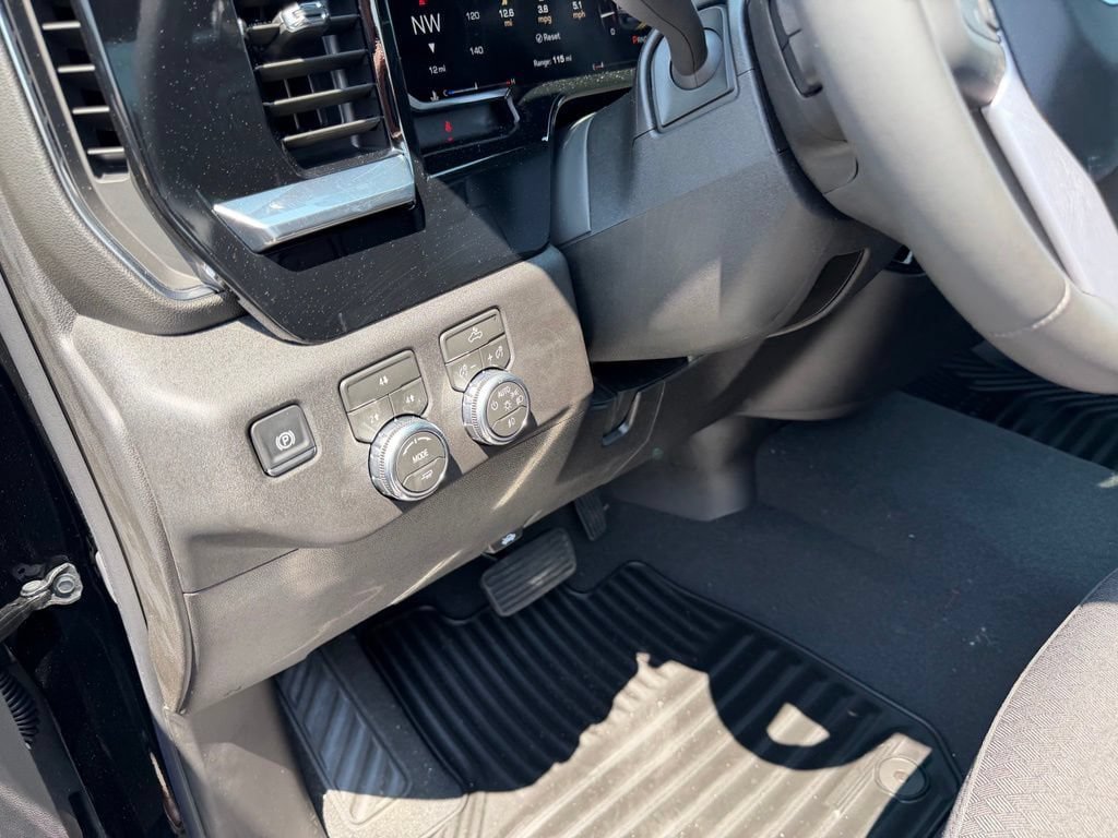 New 2026 GMC Sierra 2500 SLE w/ SLE Convenience Package AWD/4WD image 17