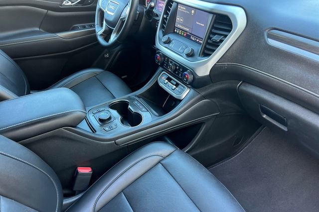 Used 2023 GMC Acadia SLT image 19