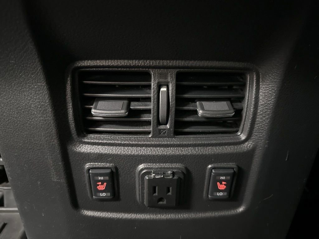 Used 2017 Nissan Titan PRO-4X w/ Pro-4x Convenience Package AWD/4WD image 32