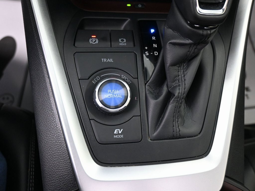 Used 2023 Toyota RAV4 Limited image 15