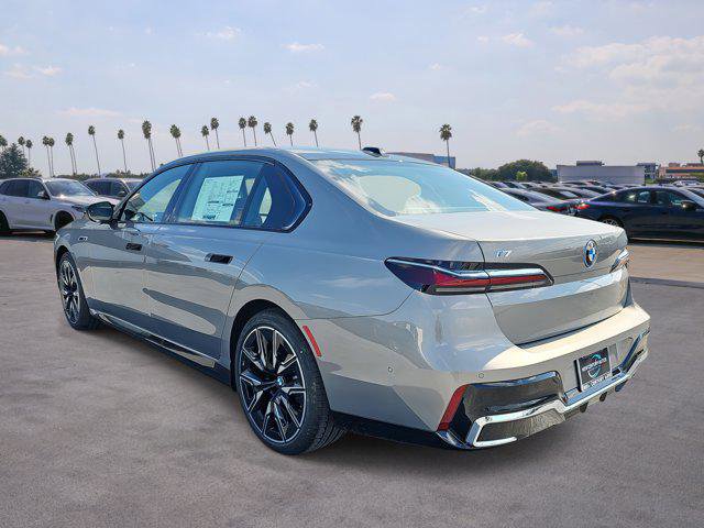 New 2025 BMW i7 M70 image 7