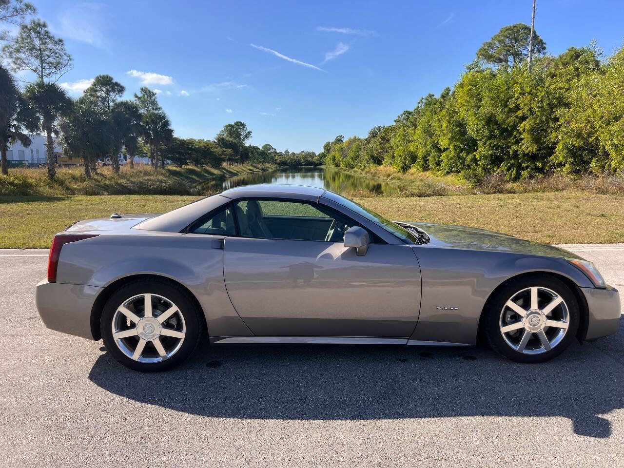 Used 2005 Cadillac XLR image 5