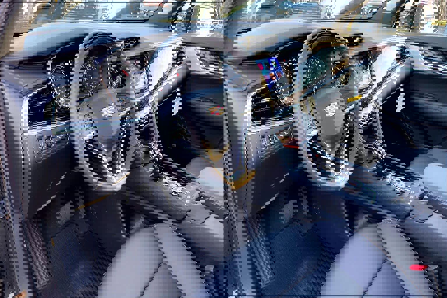 Used 2025 Cadillac XT6 Premium Luxury w/ Technology Package image 17