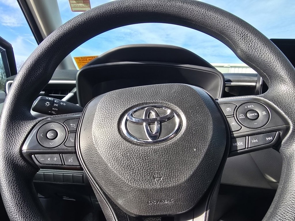 Certified 2025 Toyota Corolla LE image 21