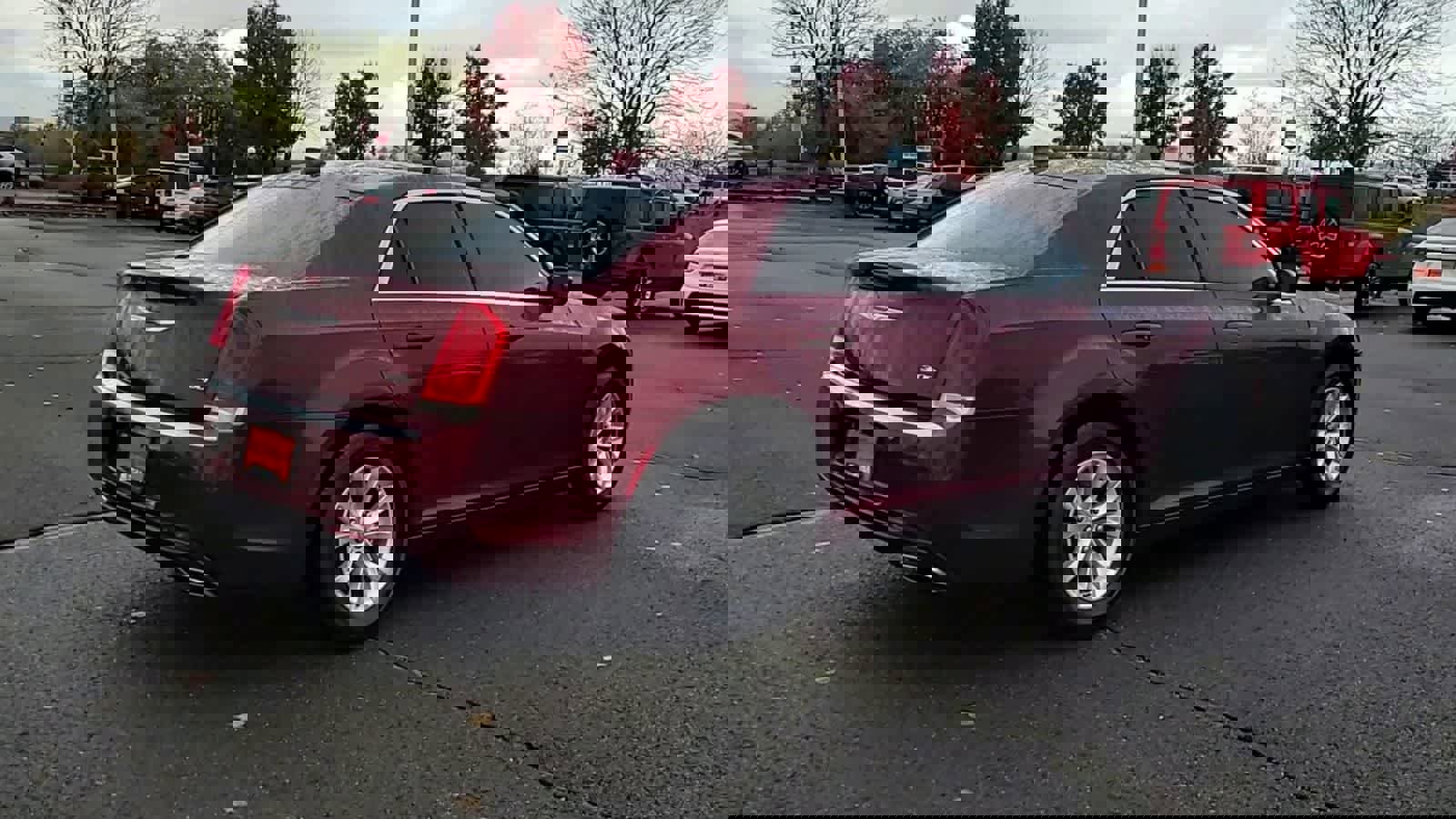 Used 2016 Chrysler 300 Limited image 8