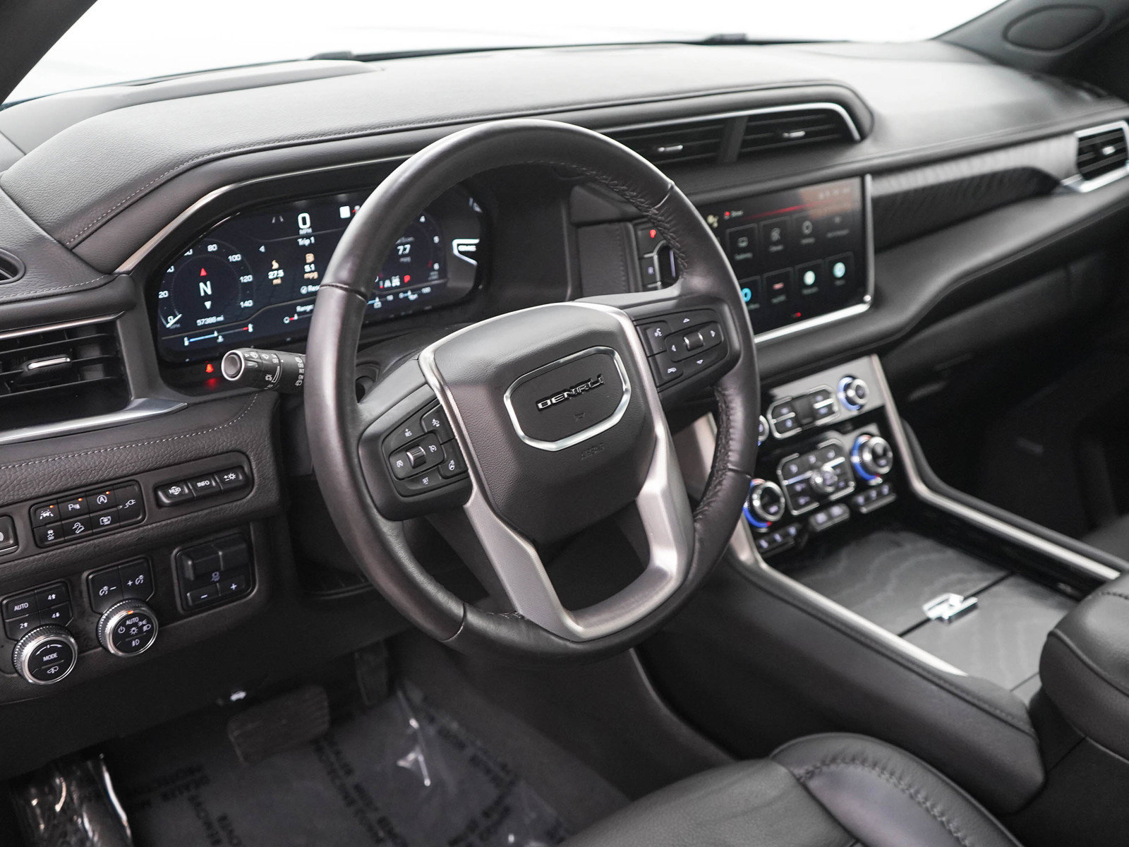 Used 2022 GMC Yukon Denali w/ Denali Premium Package AWD/4WD image 22