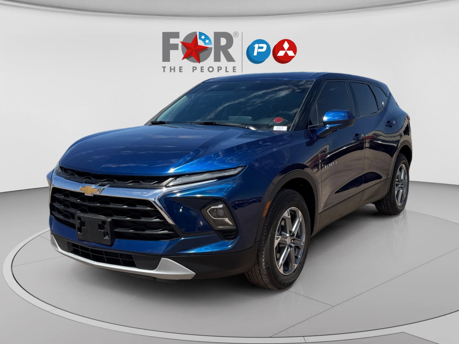 Used 2023 Chevrolet Blazer LT FWD image 1