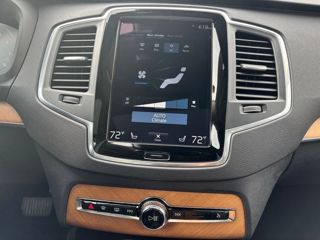 Used 2021 Volvo XC90 T6 Momentum w/ Protection Package Premier image 17