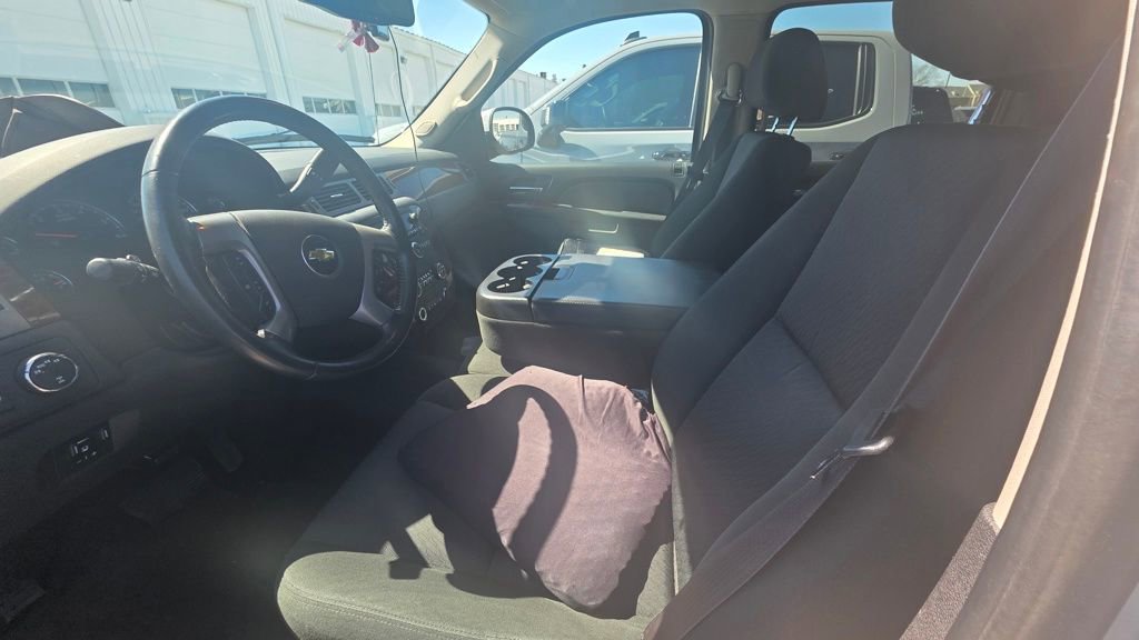 Used 2011 Chevrolet Avalanche LS w/ Convenience Package image 3