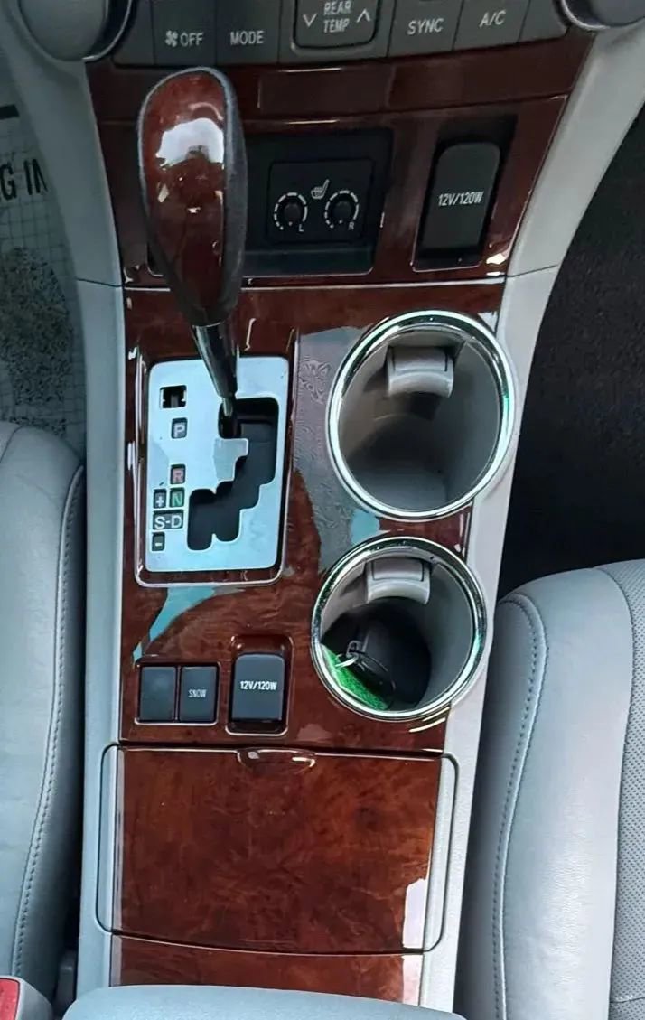 Used 2012 Toyota Highlander Limited w/ Tow Pkg image 13