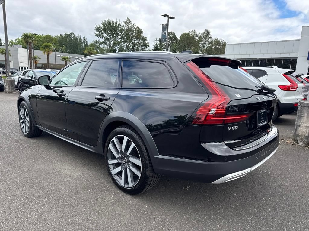 Used 2021 Volvo V90 T6 Cross Country w/ Protection Package Premier AWD/4WD image 3
