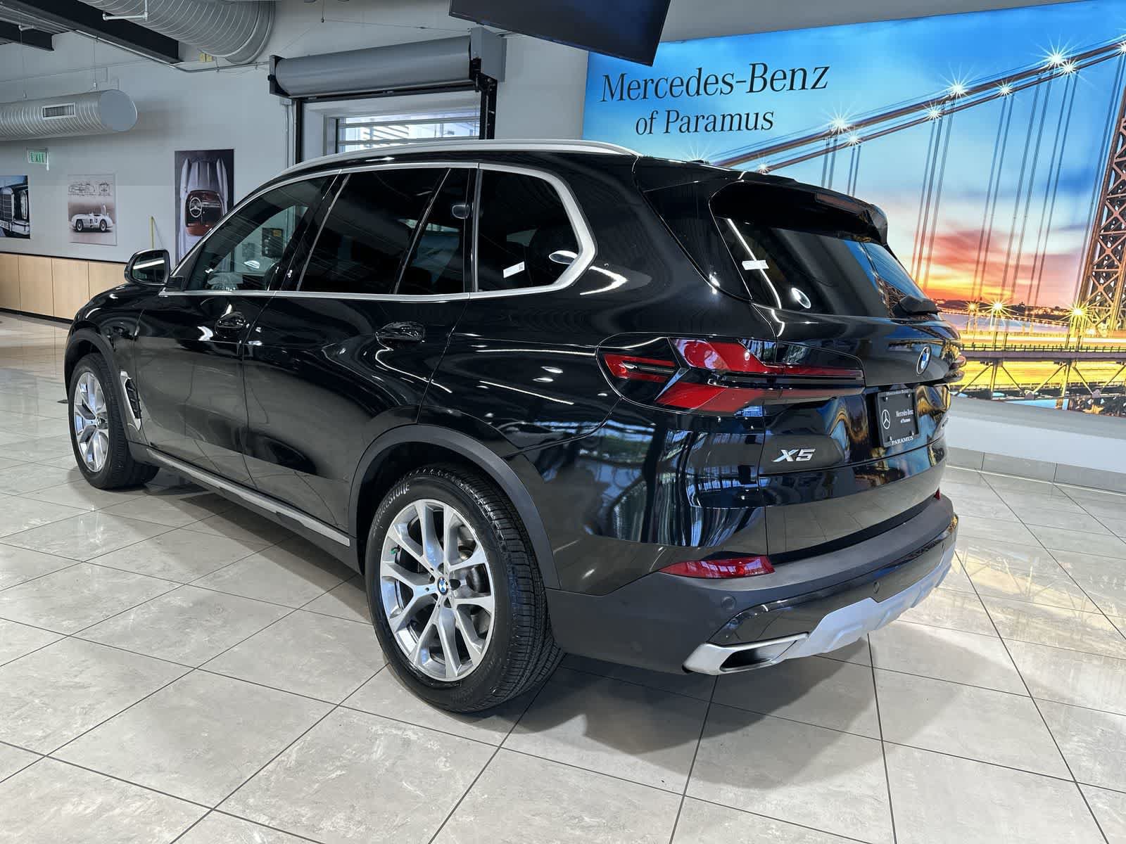 Used 2024 BMW X5 xDrive40i w/ Premium Package AWD/4WD image 16