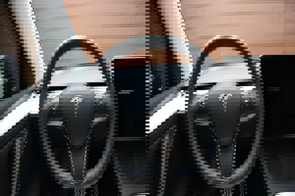 Used 2023 Tesla Model Y Long Range image 20