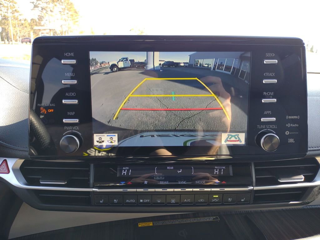 Used 2021 Toyota Sienna Limited image 20