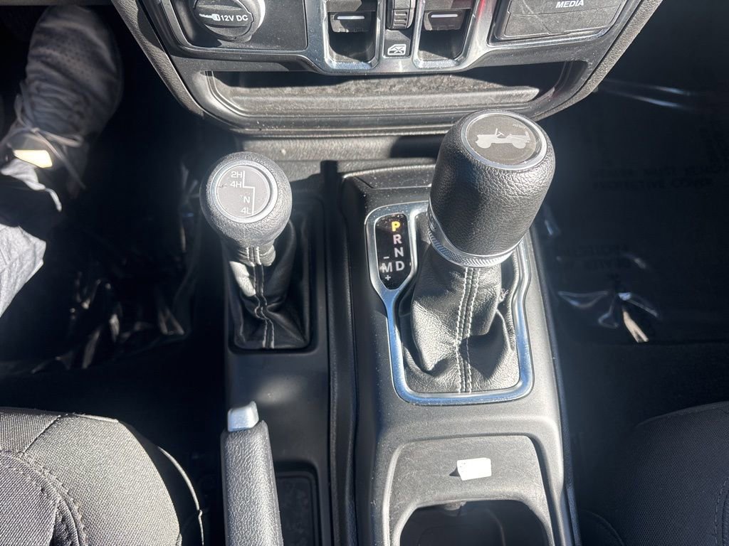 Used 2022 Jeep Wrangler Unlimited Sahara w/ LED Lighting Group image 30