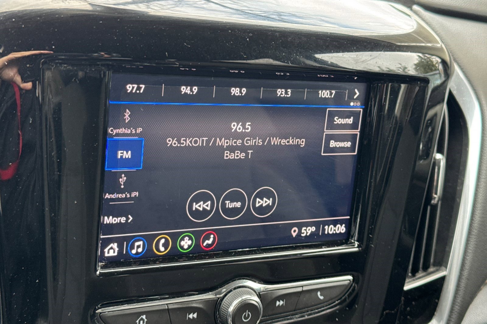 Used 2020 Chevrolet Traverse LS image 23