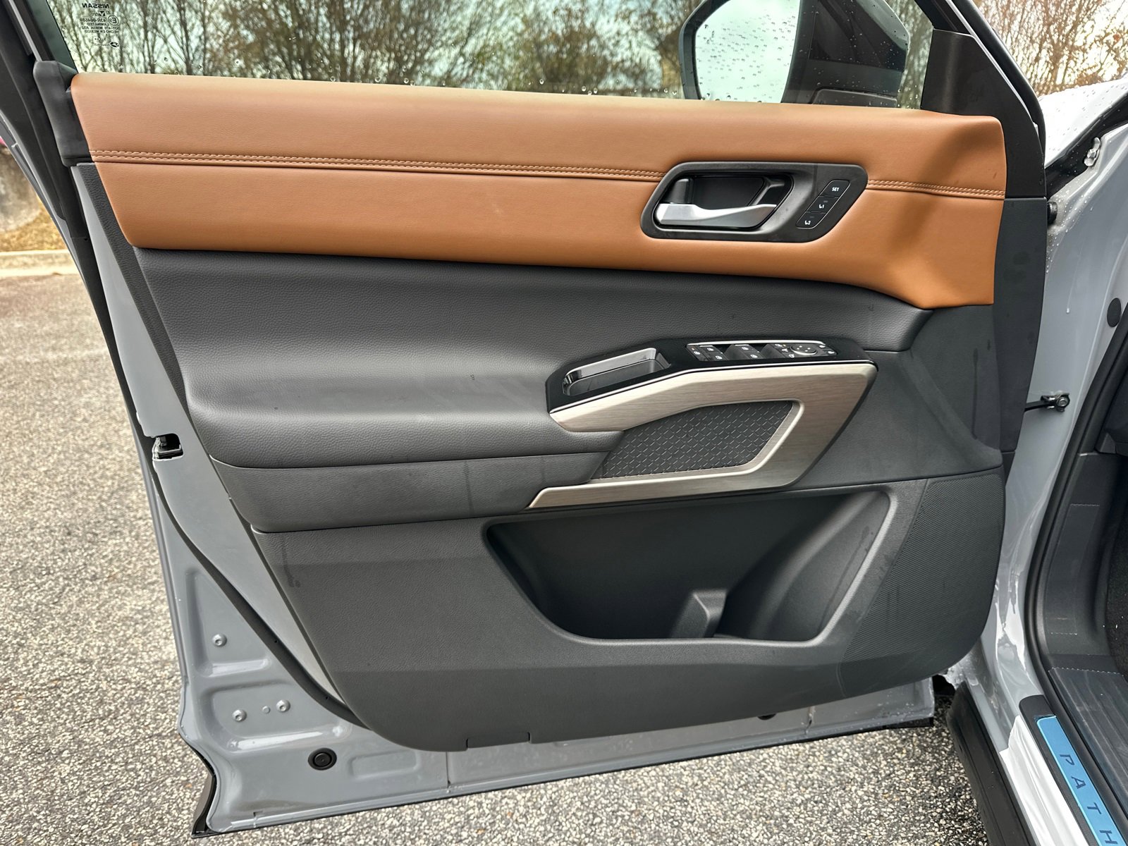 New 2025 Nissan Pathfinder Platinum w/ Cargo Package image 10