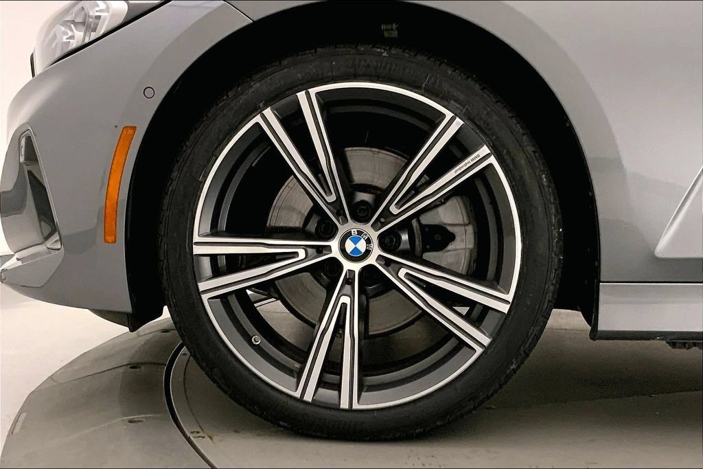 Used 2023 BMW 330i xDrive Sedan w/ Premium Package AWD/4WD image 8