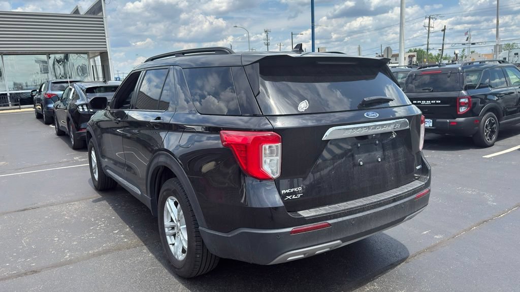 Used 2020 Ford Explorer XLT w/ Equipment Group 202A AWD/4WD image 7
