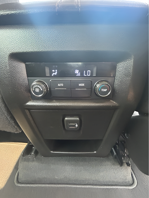 Used 2019 Chevrolet Traverse LT w/ LPO, 'HIT The Road' Package AWD/4WD image 25