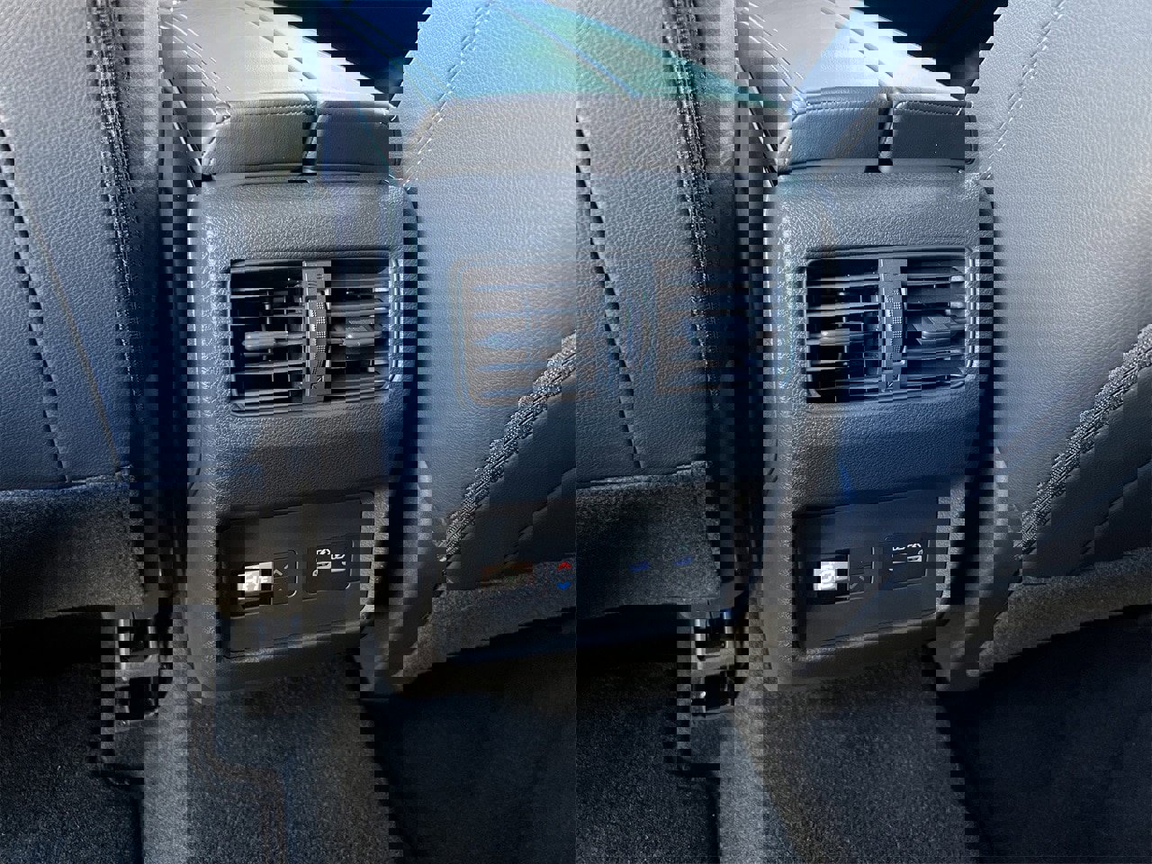 Certified 2025 Nissan Rogue SL w/ Tech Package image 25