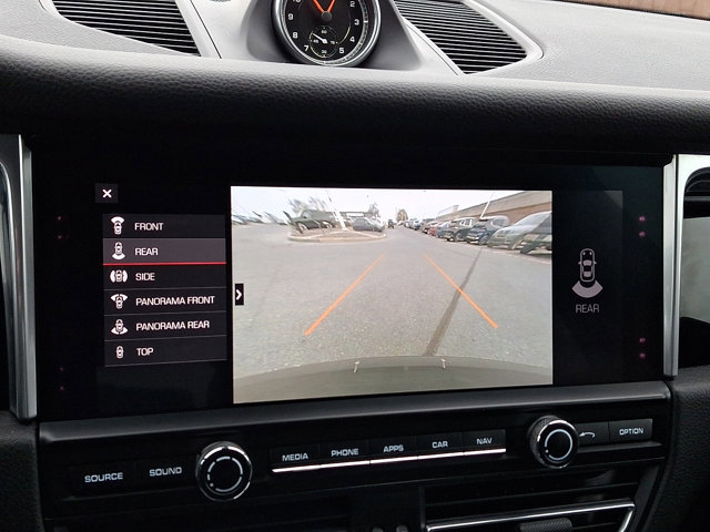 Used 2021 Porsche Macan image 20