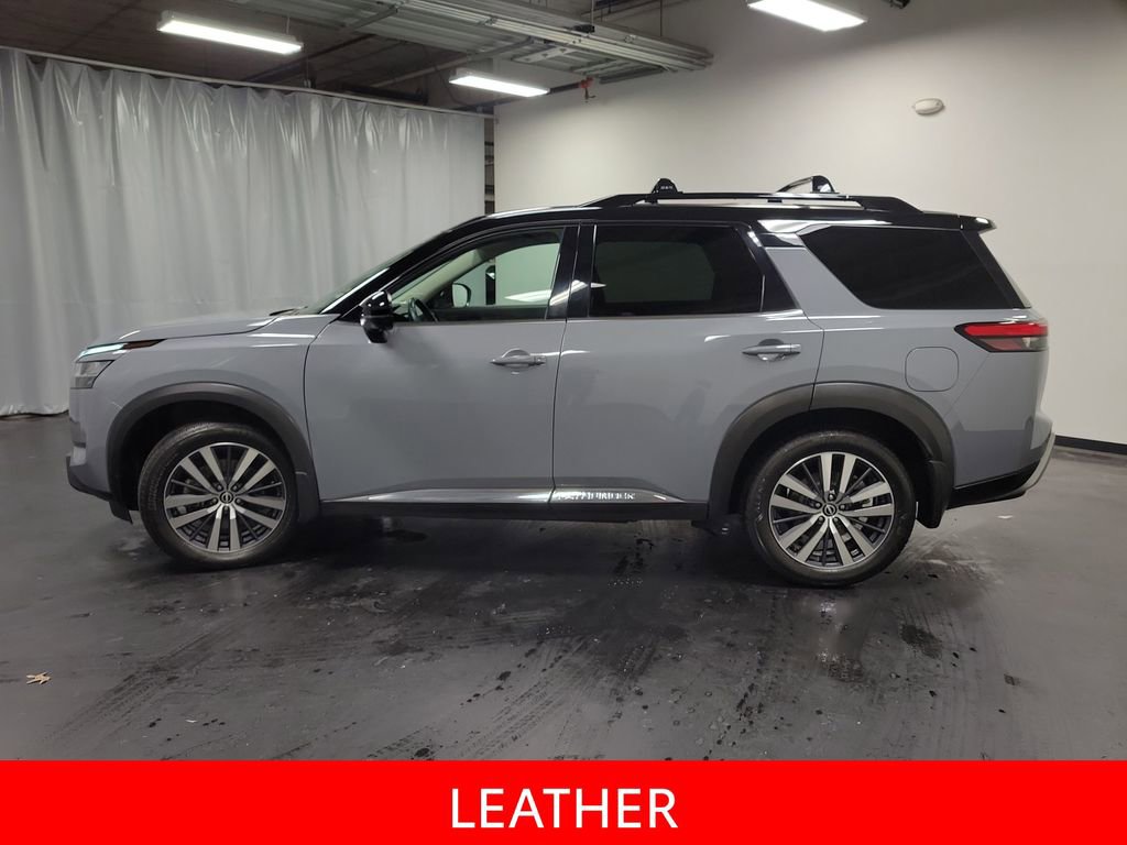 Used 2022 Nissan Pathfinder Platinum w/ Cargo Package image 5