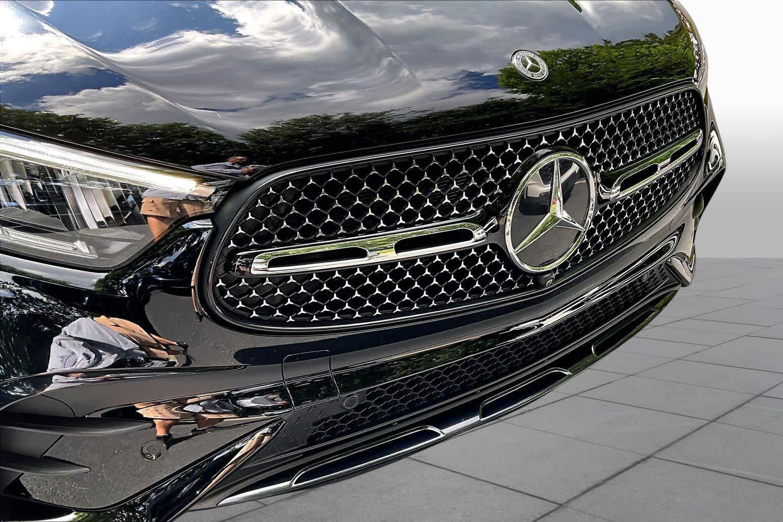 Used 2024 Mercedes-Benz GLC 300 image 29