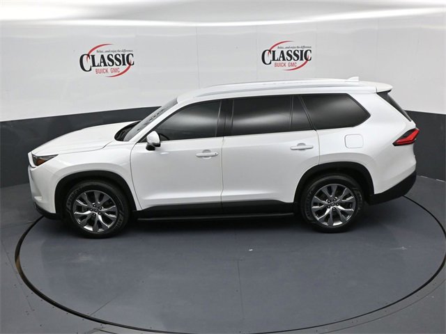 Used 2024 Toyota Grand Highlander Limited image 10