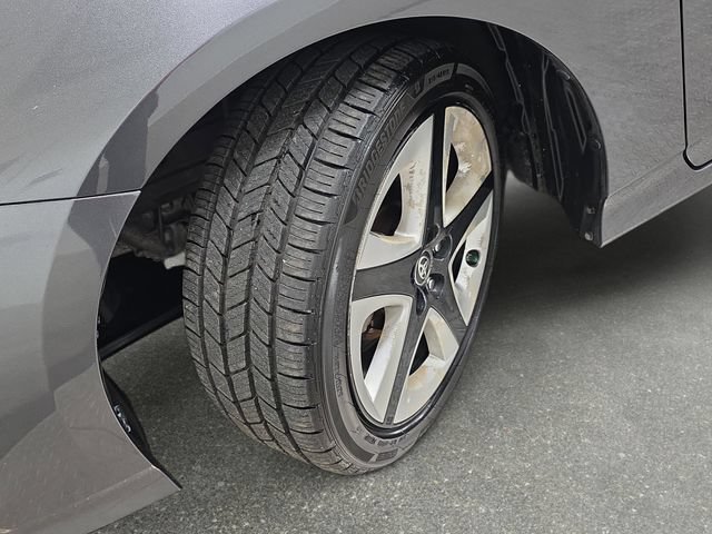 Used 2016 Toyota Prius Three Touring FWD image 30