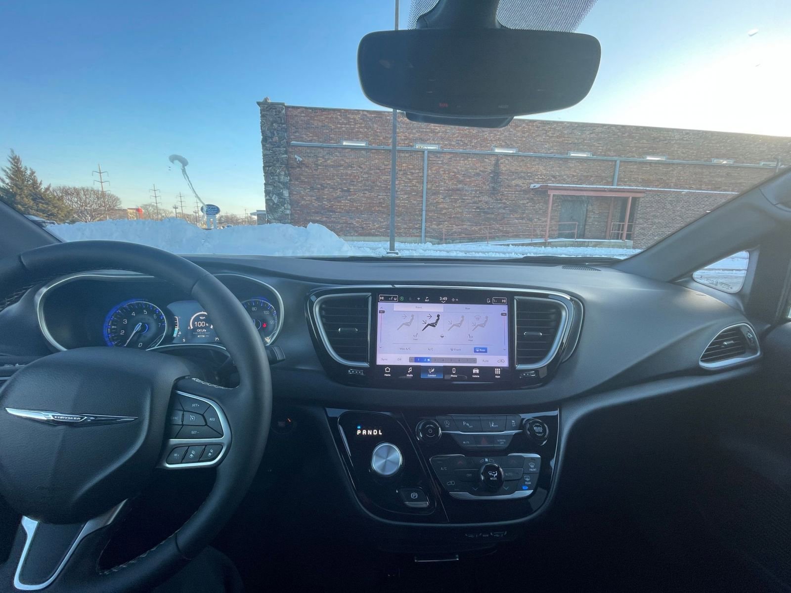 Used 2025 Chrysler Pacifica Select image 36