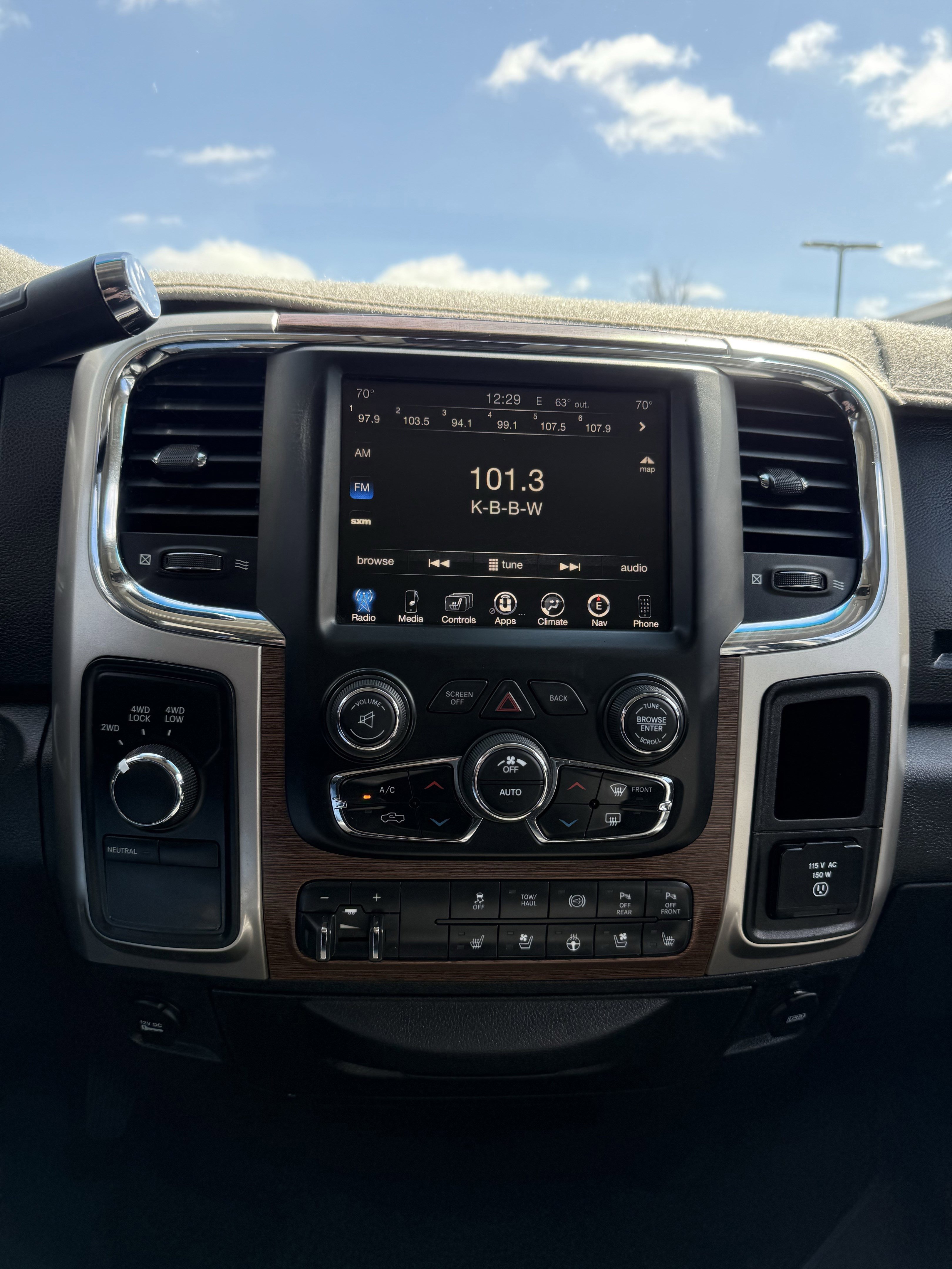 Used 2017 RAM 2500 Laramie image 24