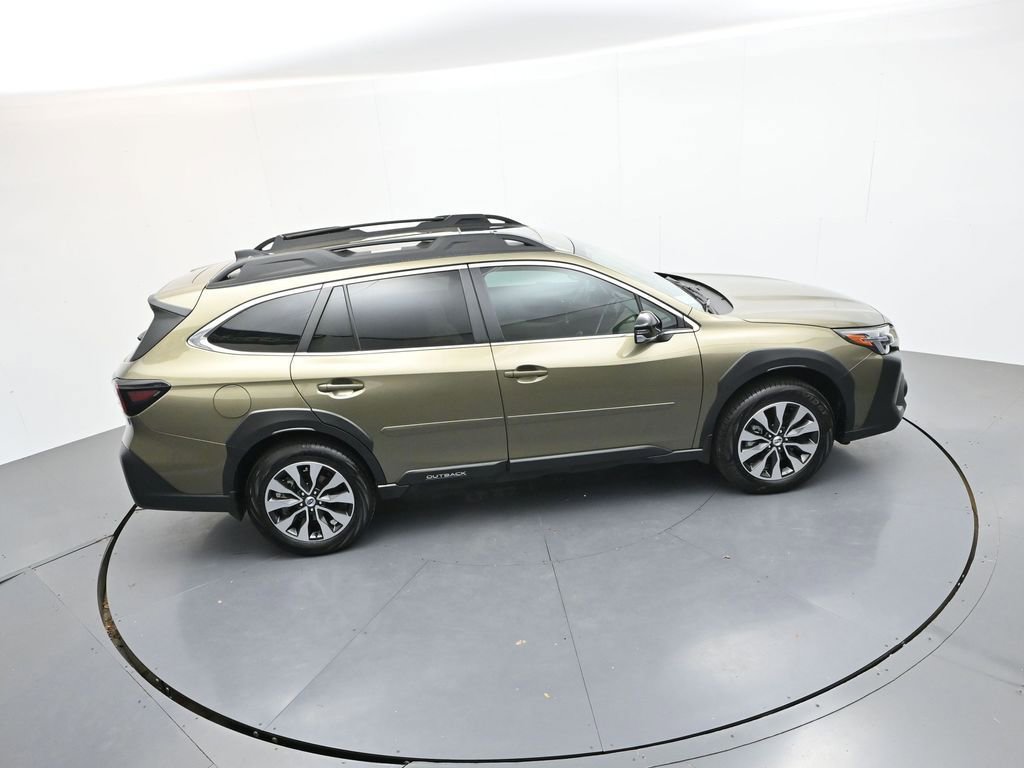 Used 2025 Subaru Outback Limited AWD/4WD image 30