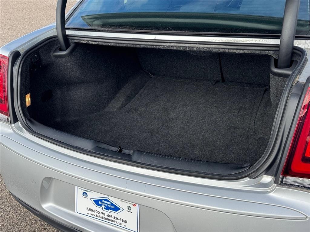 Used 2019 Chrysler 300 Touring w/ Sport Appearance Package image 5