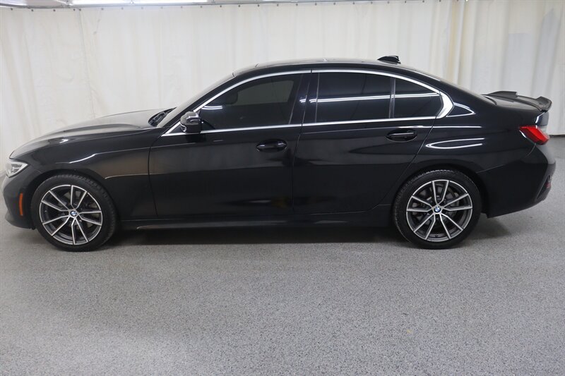 Used 2019 BMW 330i xDrive Sedan w/ Convenience Package AWD/4WD image 4