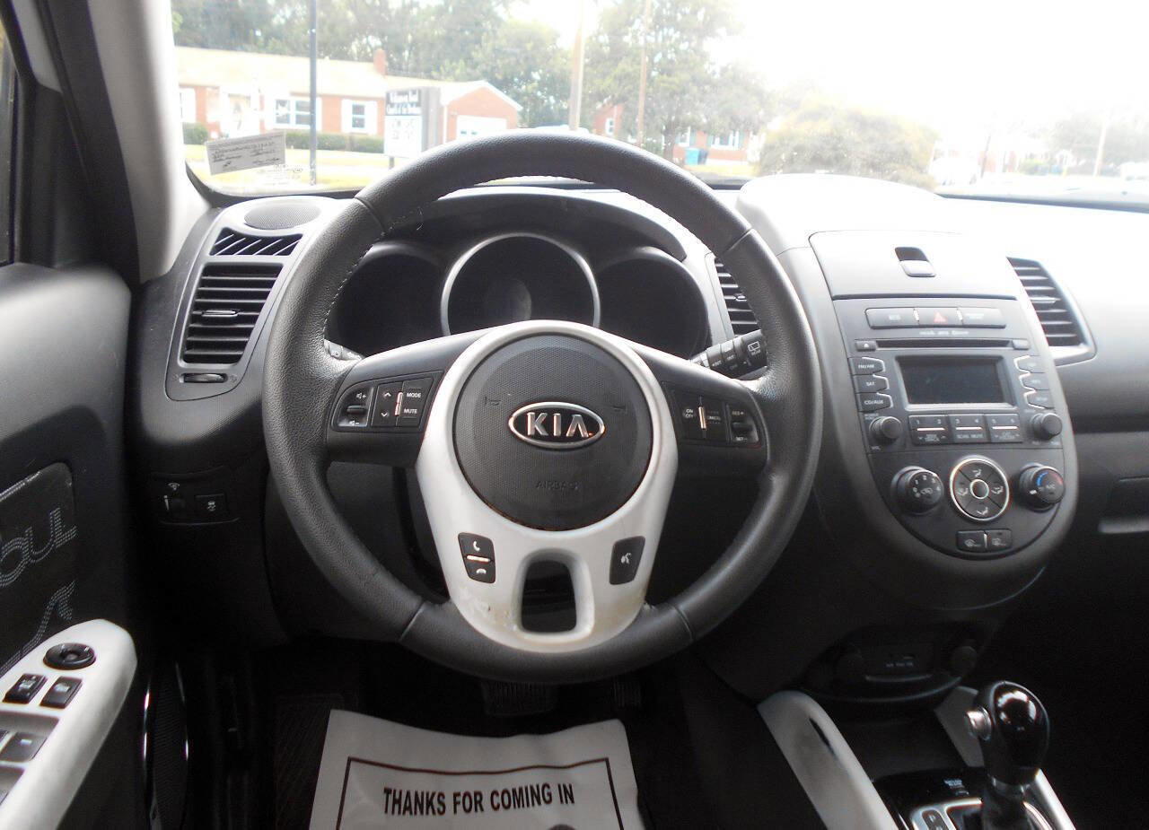 Used 2012 Kia Soul + image 12