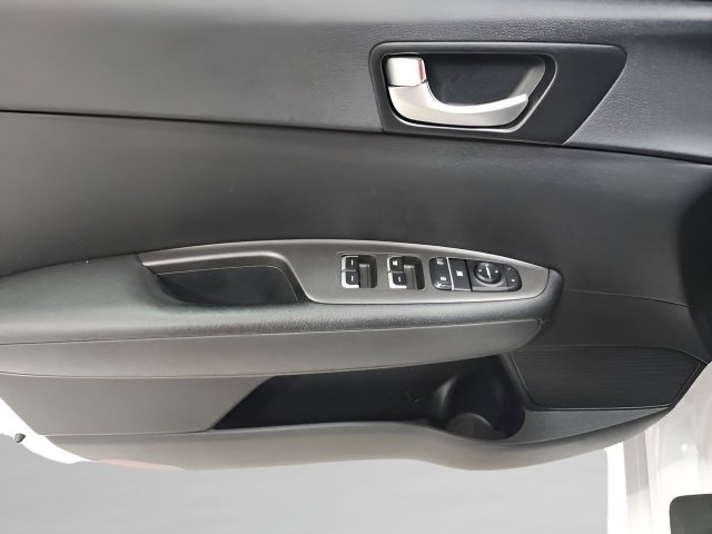 Used 2018 Kia Optima LX w/ 17" Alloy Wheels Package image 21