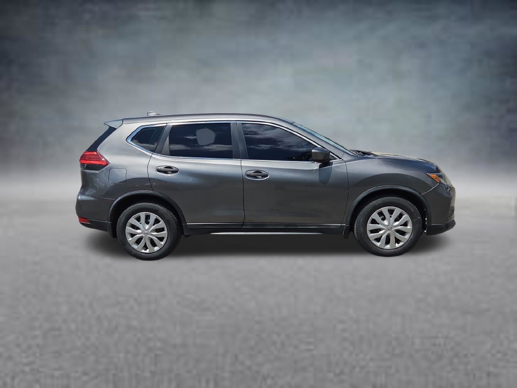 Used 2017 Nissan Rogue S FWD image 4