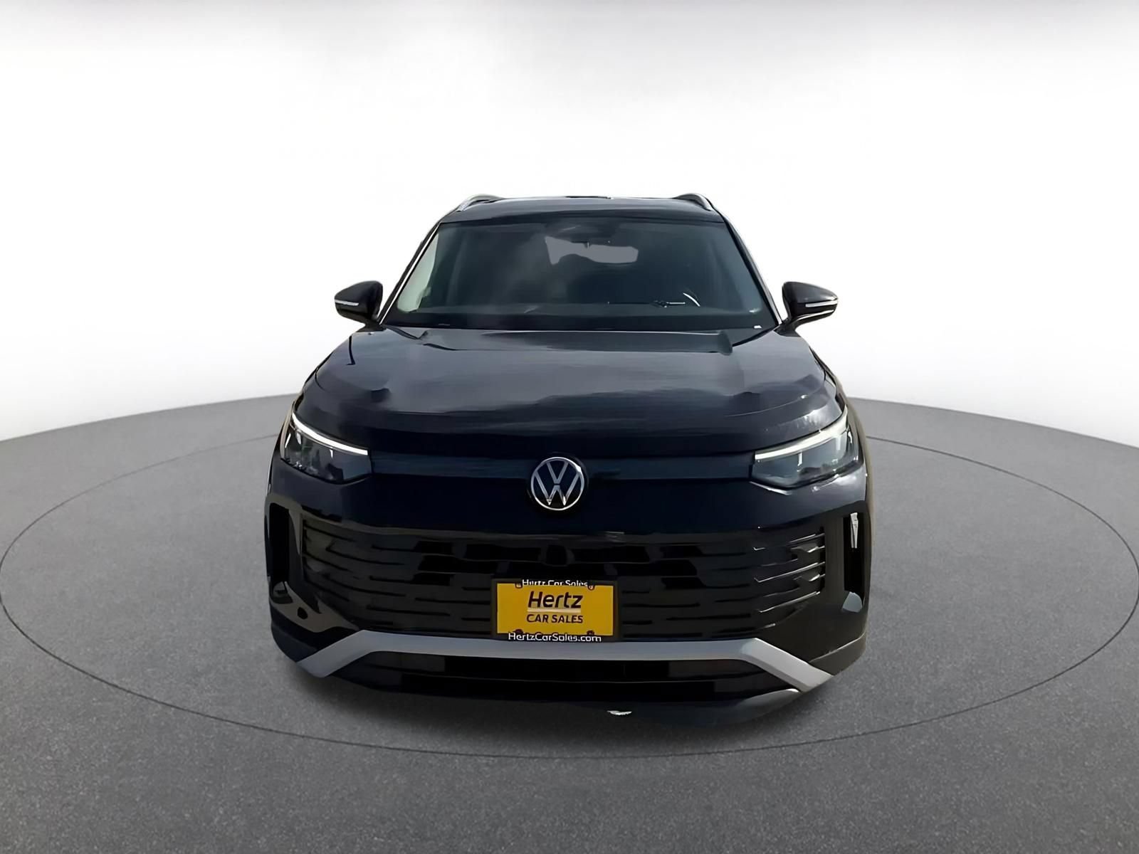 Used 2026 Volkswagen Tiguan SE AWD/4WD image 4