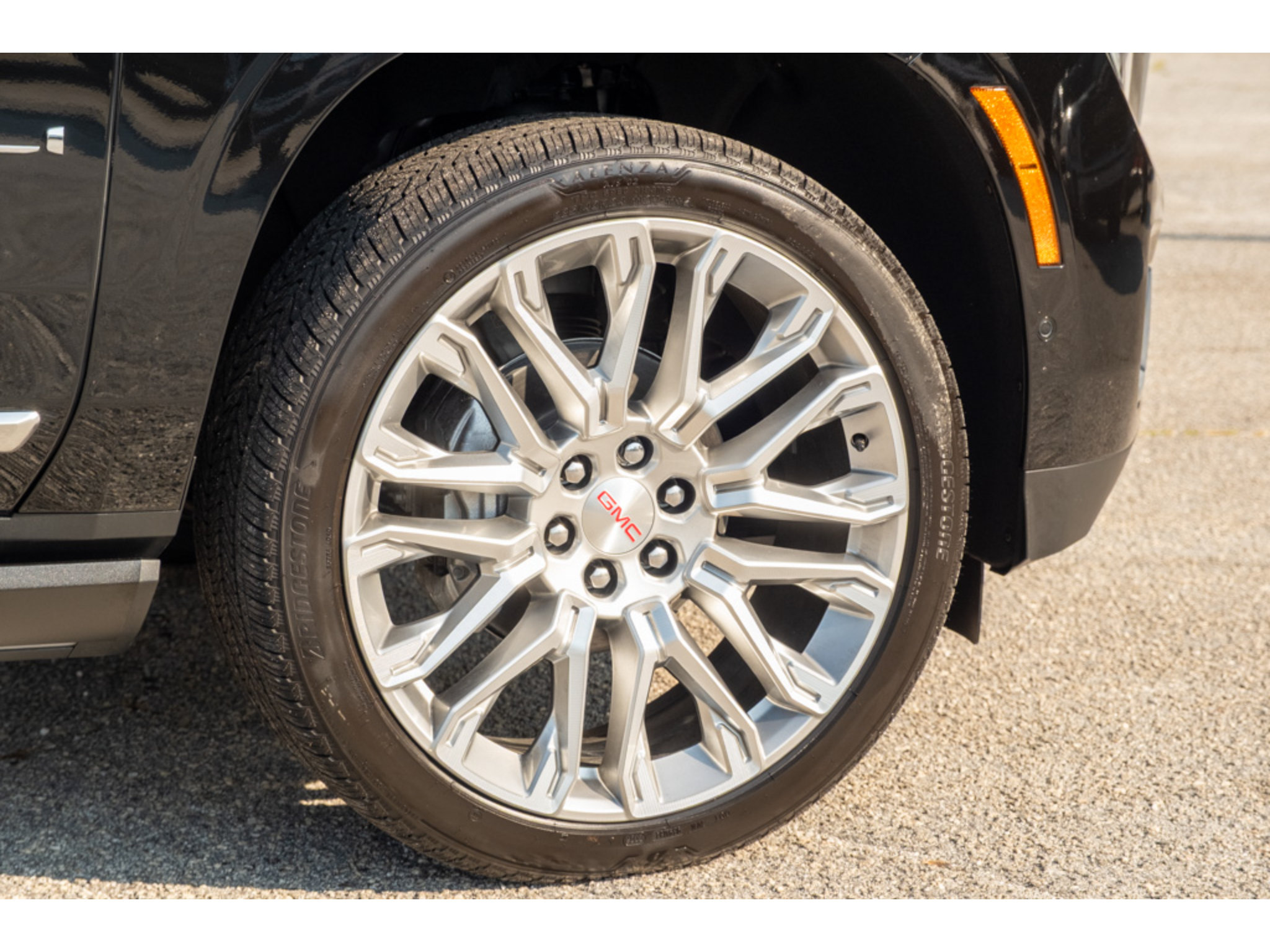 New 2026 GMC Yukon Denali w/ Sun & Power Step Package AWD/4WD image 10