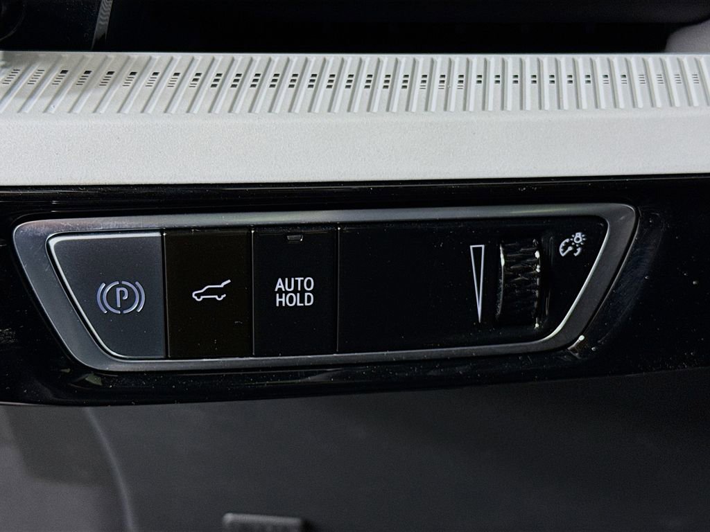 New 2026 Cadillac Optiq Luxury 1 image 10