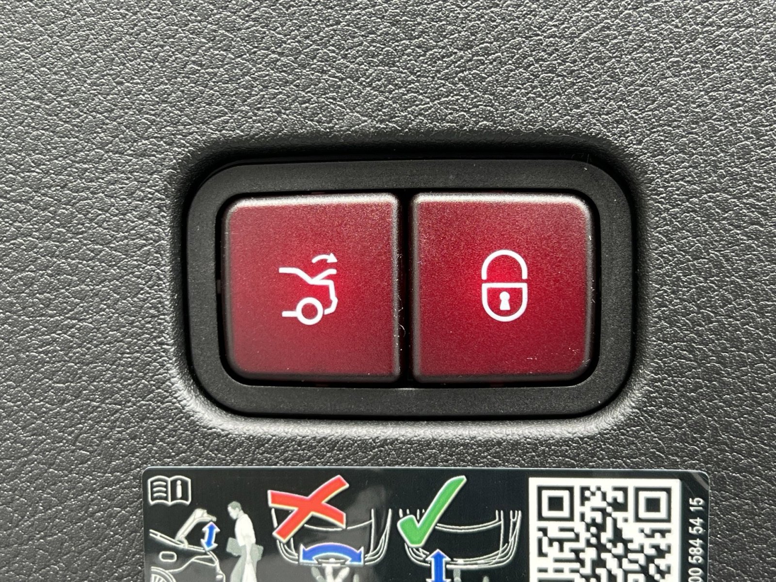 New 2026 Mercedes-Benz CLE 300 4MATIC Coupe image 25