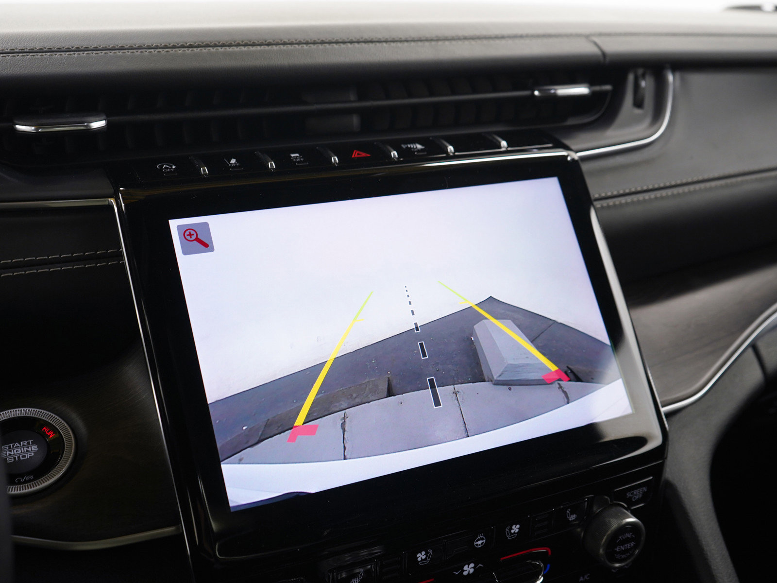 Used 2022 Jeep Grand Cherokee Overland w/ Luxury Tech Group IV image 30