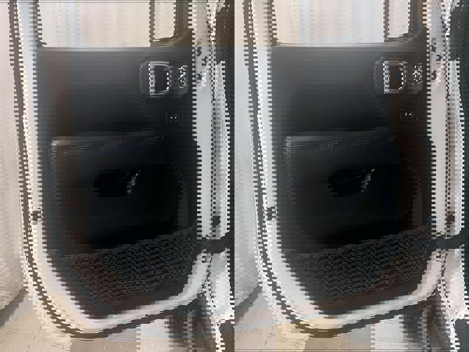 Used 2021 Jeep Wrangler Unlimited Rubicon 4xe w/ Steel Bumper Group image 9