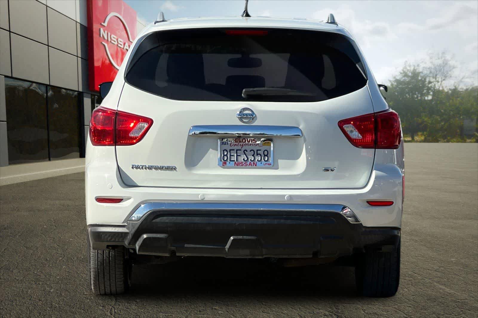 Used 2017 Nissan Pathfinder SV image 8