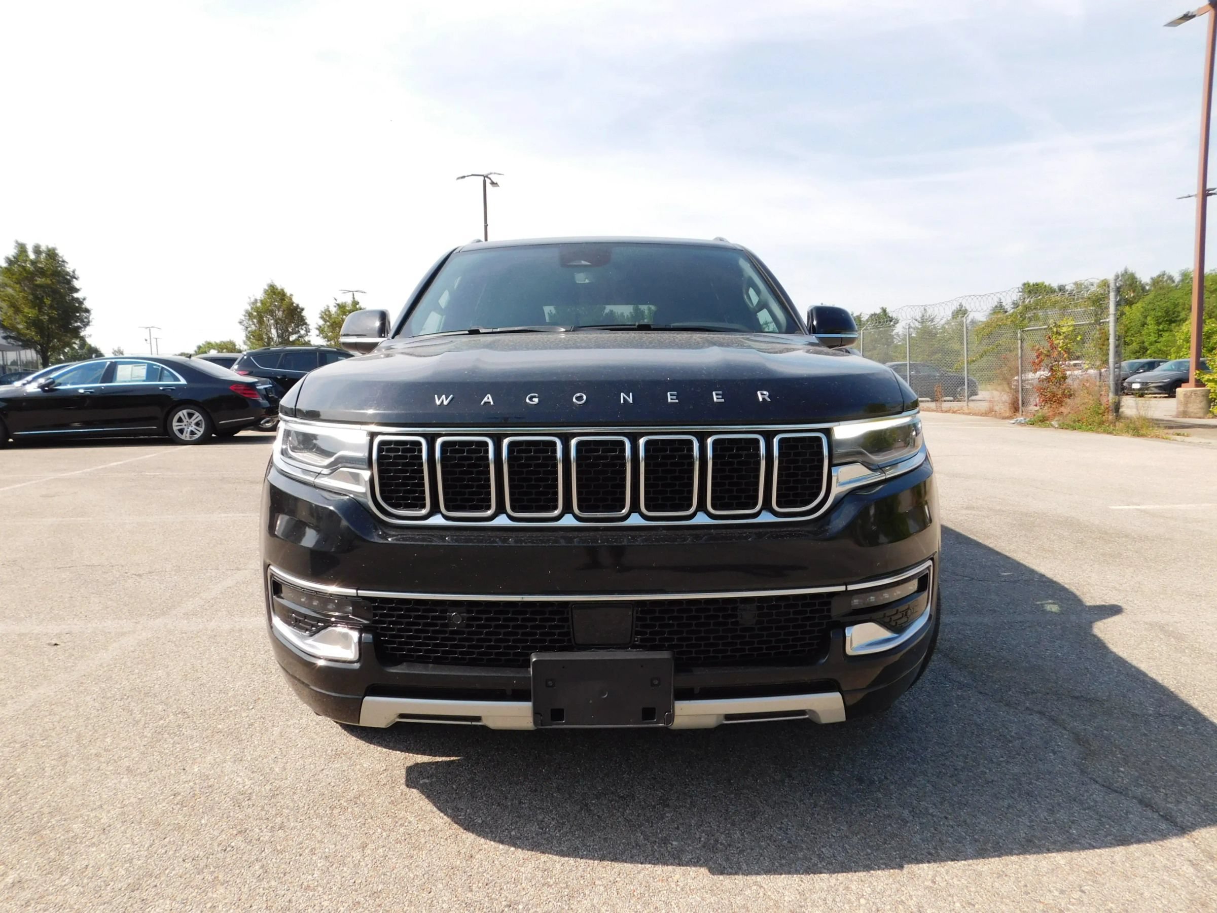 Used 2024 Jeep Wagoneer Series II w/ Flexible Seating Group AWD/4WD image 3