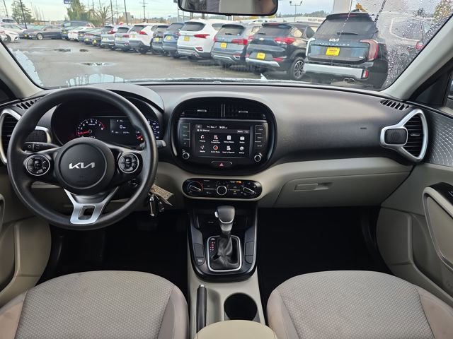 Used 2022 Kia Soul LX image 12