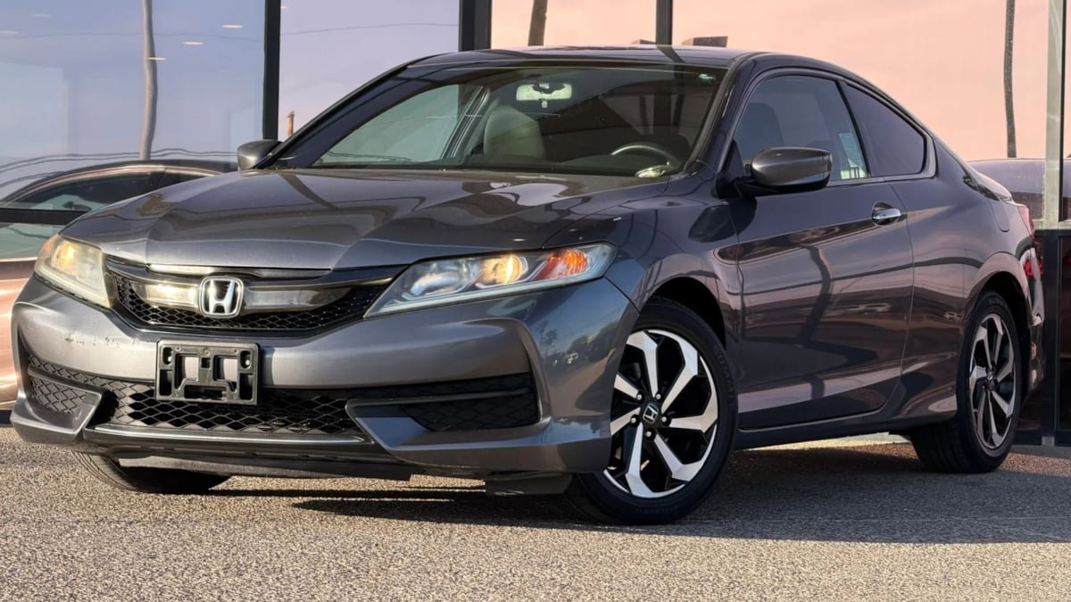Used 2016 Honda Accord LX-S image 2